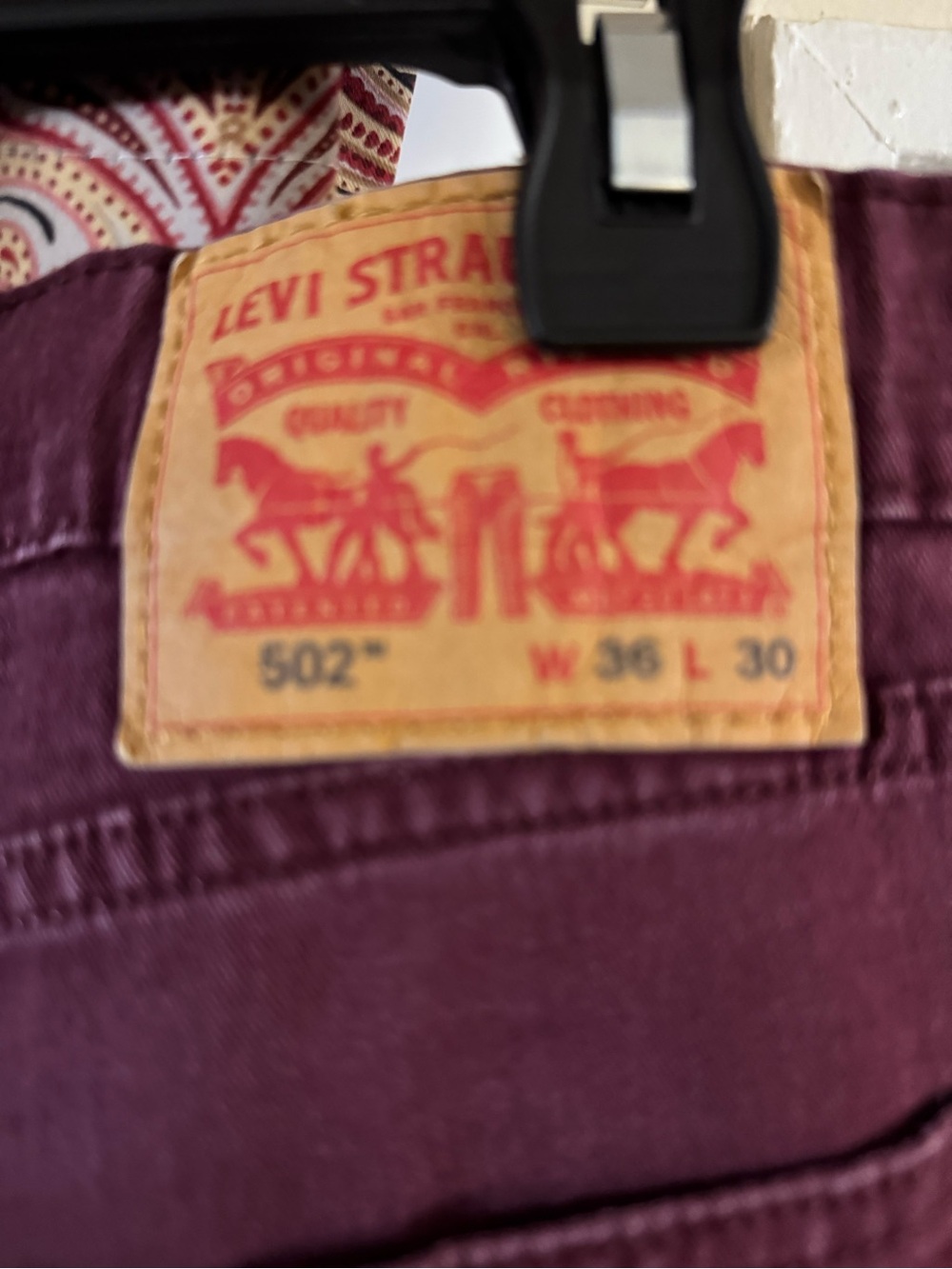 Levi's Straight Leg Men’s  Jeans in Burgundy